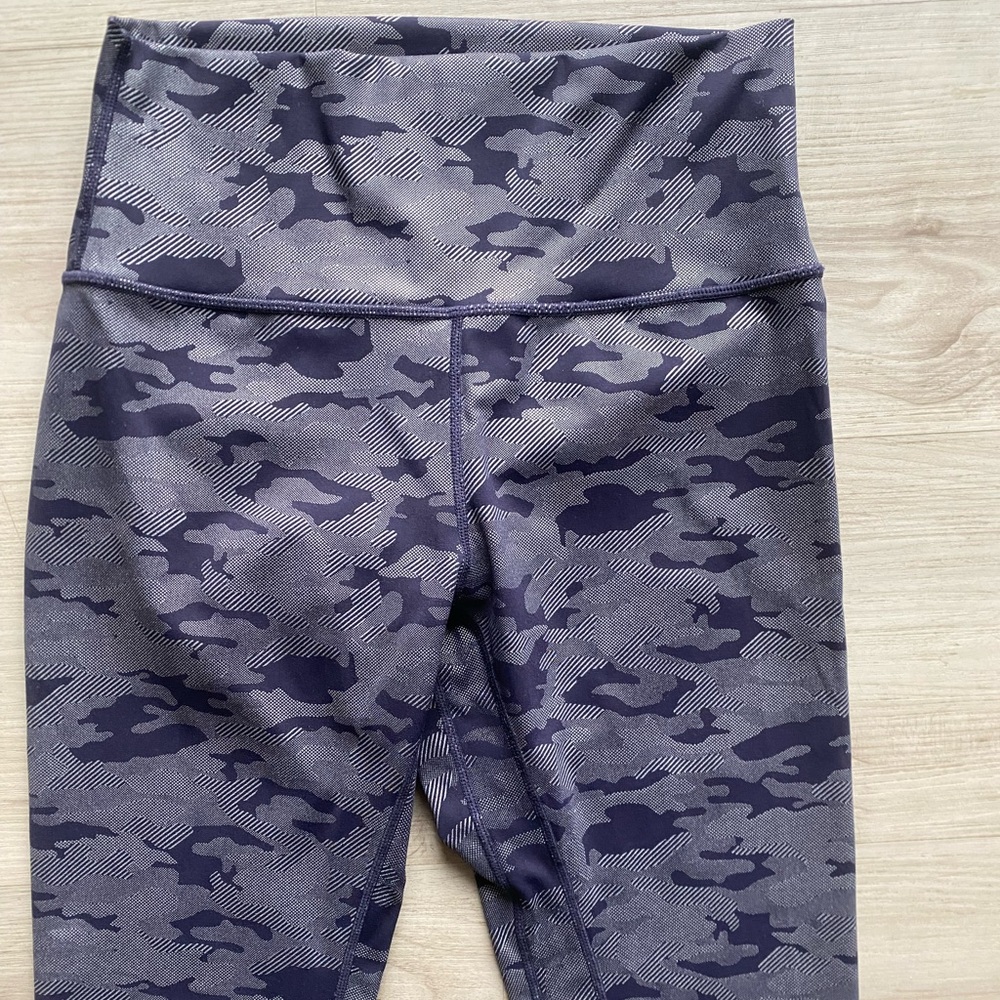 Zyia Camo Supreme High-rise 7/8 Leggings size 6-8 - Picture 4 of 10
